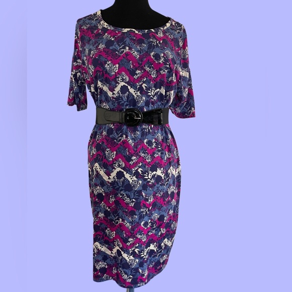 LuLaRoe Dresses & Skirts - Feminine Lu La Roe Julia Dress Midi length with Chevron and Flower Design